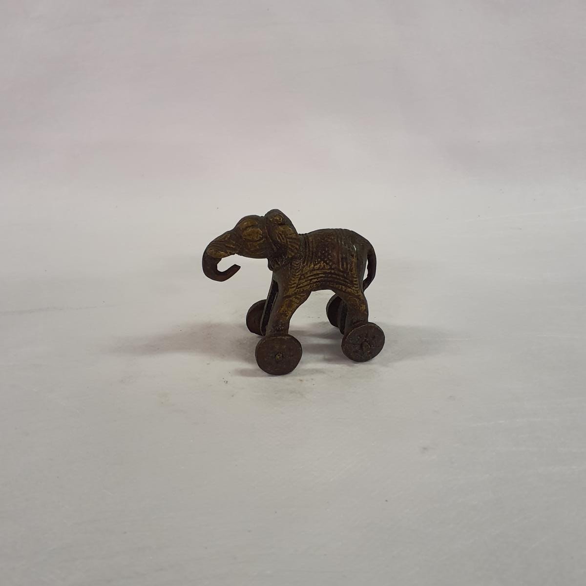 Elefant auf Rädern